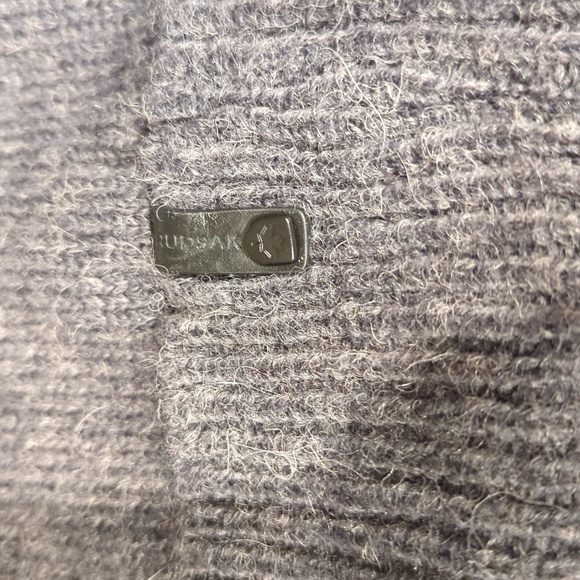 4 hat bundle ❄️❄️❄️❄️❄️ - Picture 3 of 5